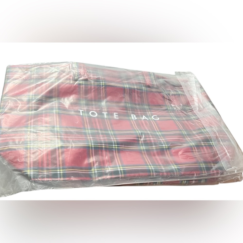 Red Tartan Plaid Tote Bag Large Tear Resistant Paper Shopper Travel Carryall New - Picture 8 of 8